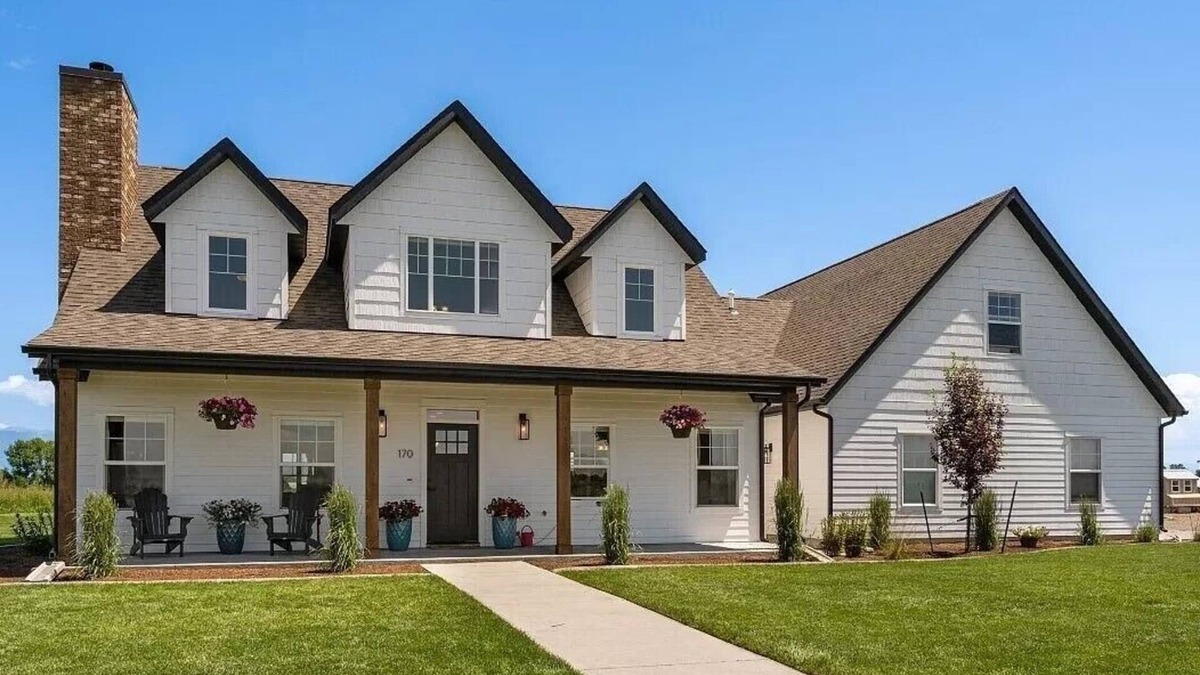 Manhattan House | New Listing! Spacious Manhattan home great for groups! Near Belgrade & Bozeman.