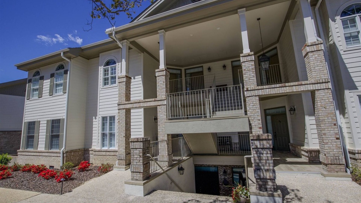 Pinehurst Condo | NEW LISTING - Spacious and Luxurious 2BR Condominium (WITH X2 DOUBLE BEDS IN EACH BEDROOM) Located in the gated community of Pinehurst National No. 9 with views of the 5th and 6th holes at Pinehurst National No. 9.