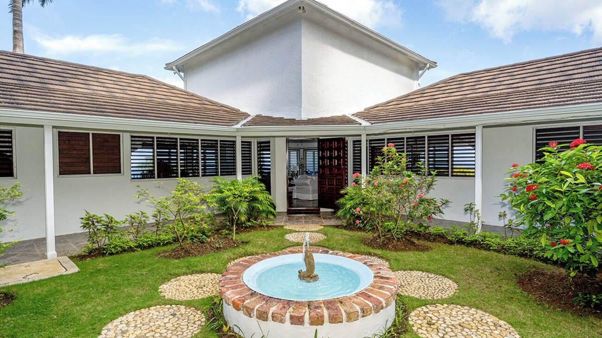 Montego Bay Villa | New Listing! Staffed Private Villa/Majestic Ocean View/Pool/10 min Beach/WiFi
