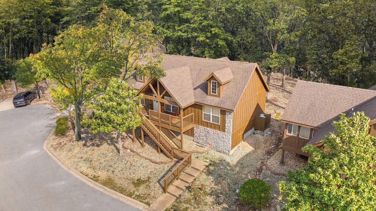 Reeds Spring Cabin | New Listing, Stand alone Cabin, Stonebridge