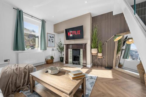 Prestwich House | New listing - Stunning Prestwich Retreat - Sleeps 7