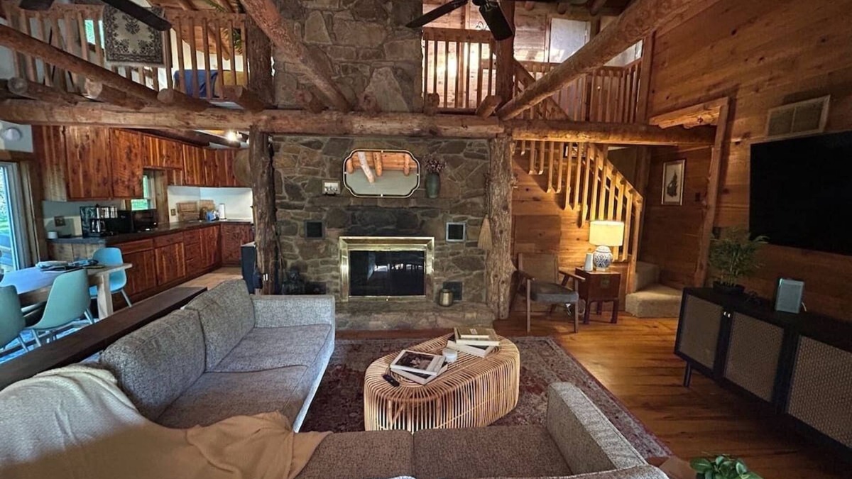 Maple Mount House | NEW LISTING! The Cabin | Tranquil Lakefront Retreat by RedAwning
