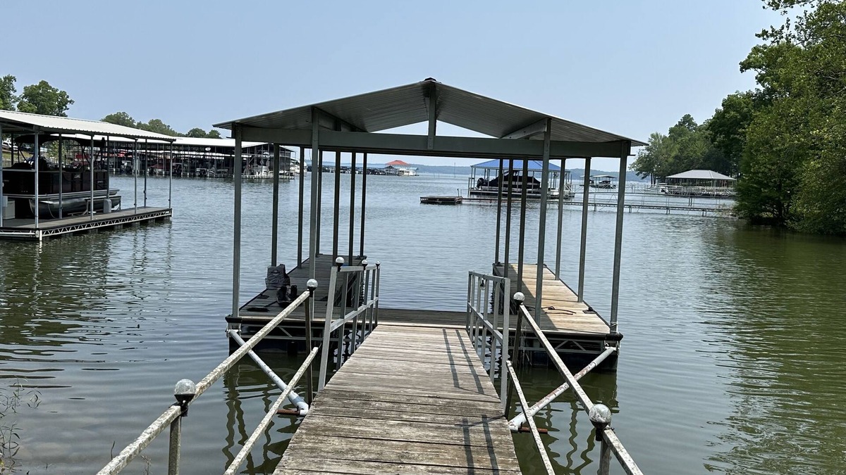 Benton House | NEW LISTING! The Lake Escape- Private, covered boat dock- near local Marina!