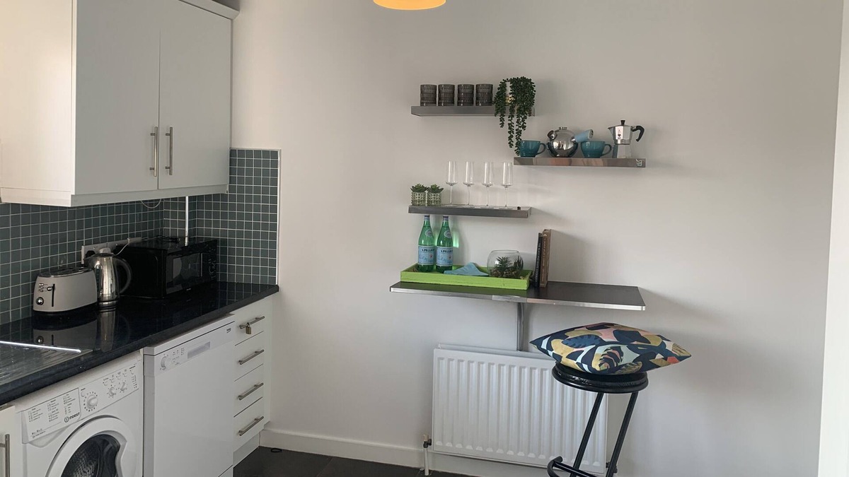 Cork House | New listing - three bedroomed Townhouse close to City Centre.