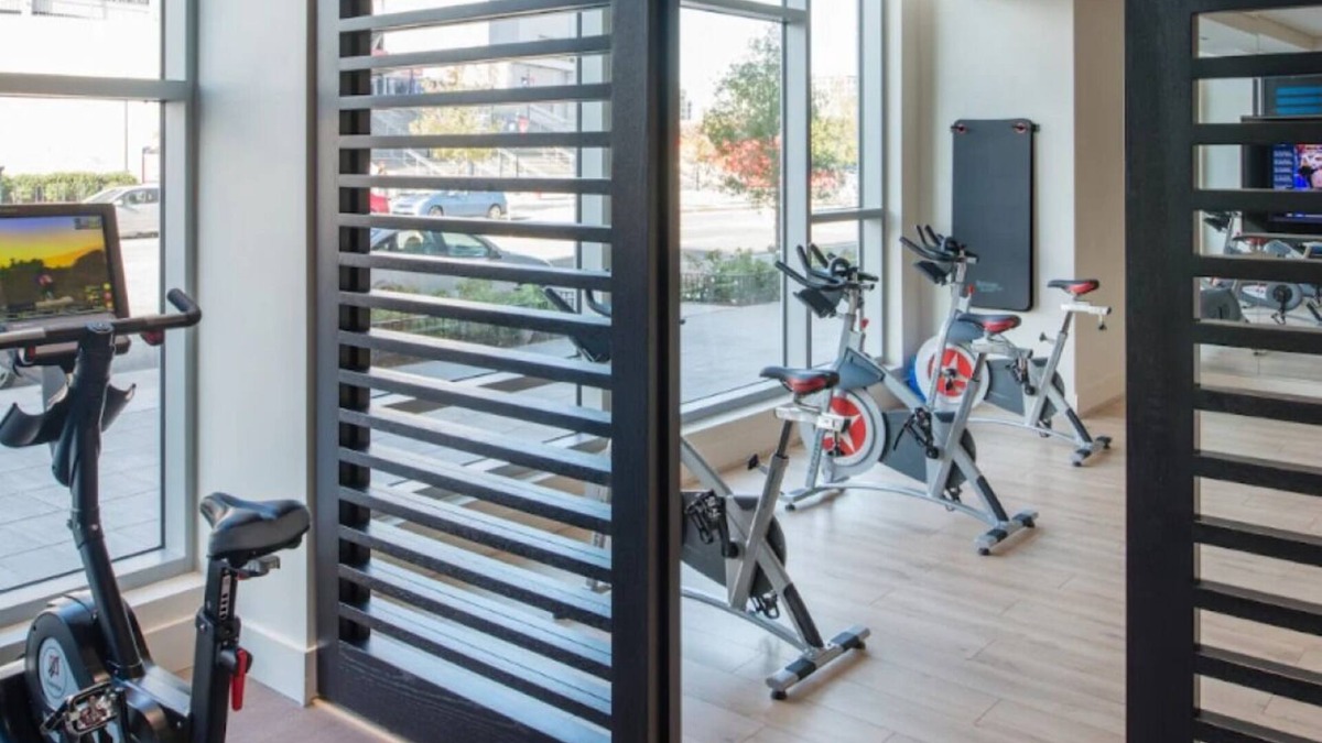 Navy Yard Apartment | NEW Listing Walking distance to Navy Yard-Ballpark