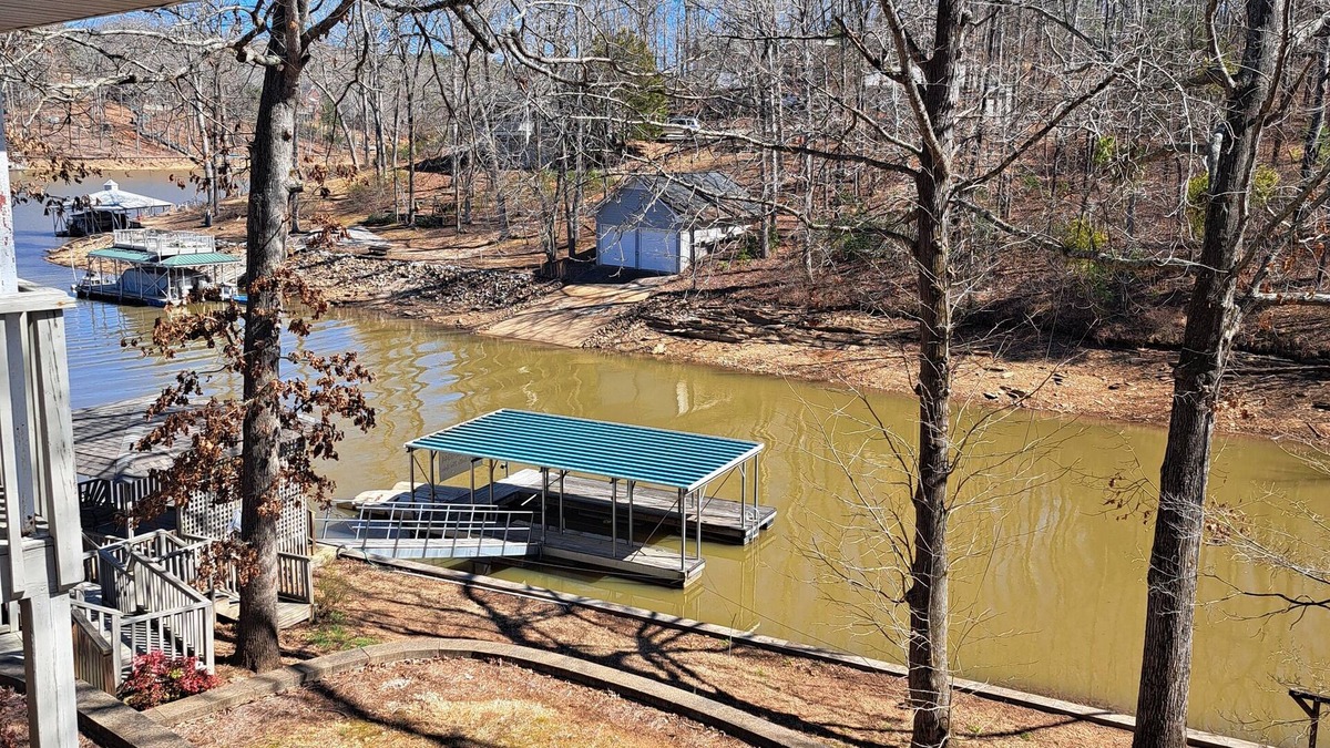 Wedowee House | New ListingnWarren Cove 6bd 3.5ba home Sleeps 22, ramp, dock plenty of parking