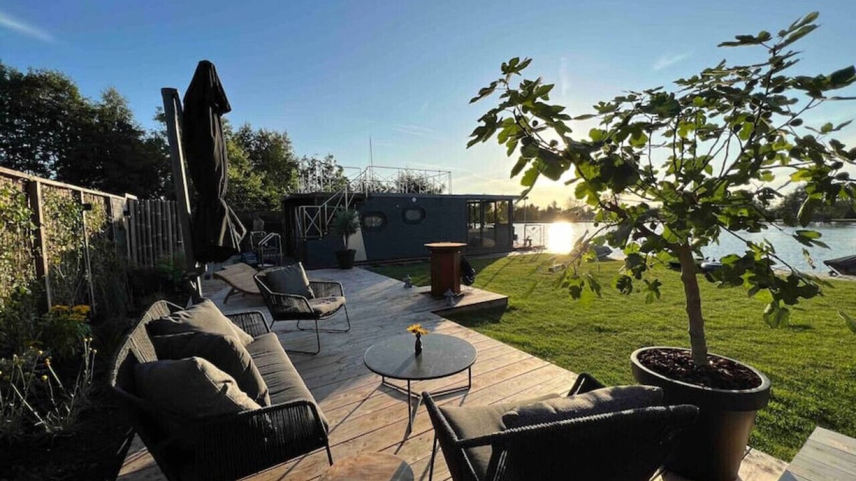 Baambrugse Zuwe Boat Rental | NEW - Little Asia - Houseboat Lake Near Amsterdam
