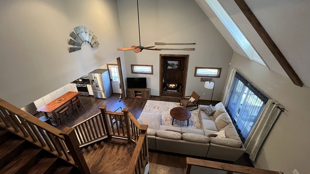 Schroon Lake Cabin | NEW Lodge, 5min to Schroon town ctr & beach, hiking, fishing, kayaking, boating
