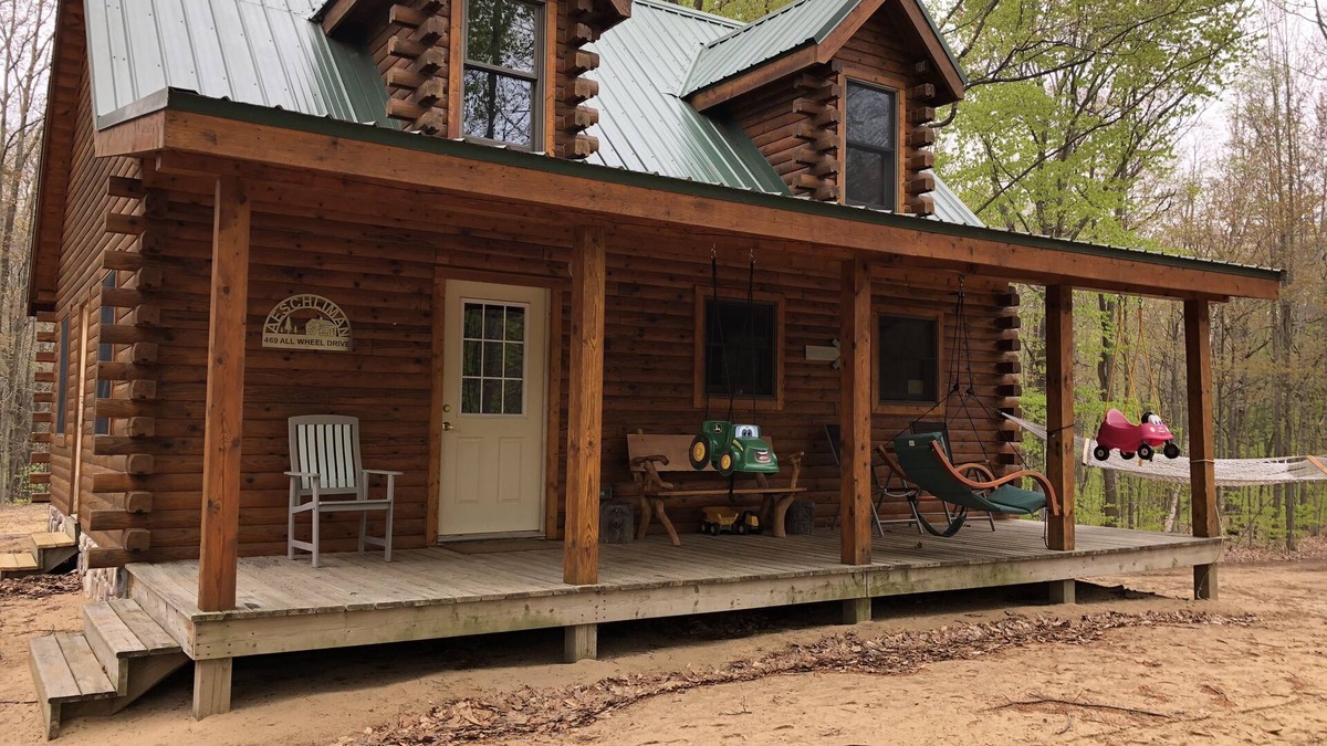 Mears Cabin | New Log Cabin On 3 Wooded Acres, Outdoor Shower, Lake Michigan, Air-Conditioned