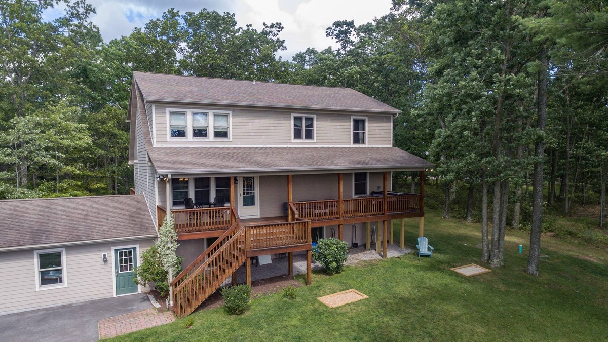 Swanton House | New! Lookout Ridge: Dogs Welcome, Lake Area, Gas Fireplace!