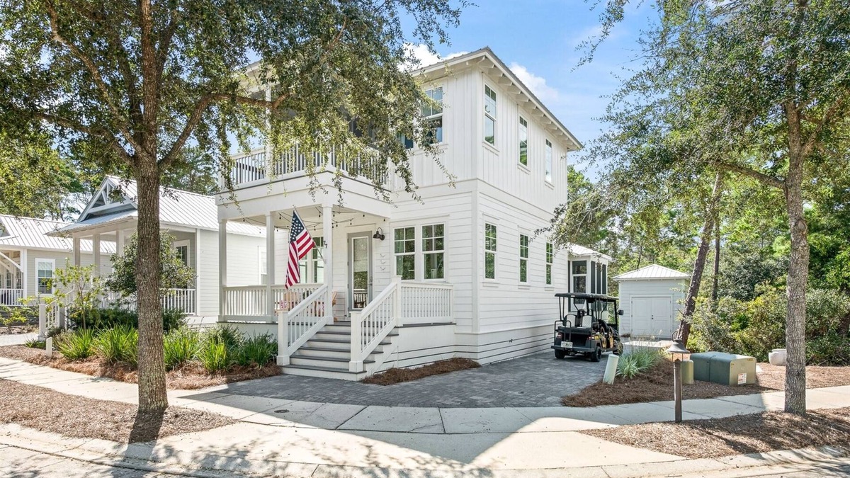 Greenway Park House | NEW! LSV, Bikes, 2 masters! STUNNING + Loaded