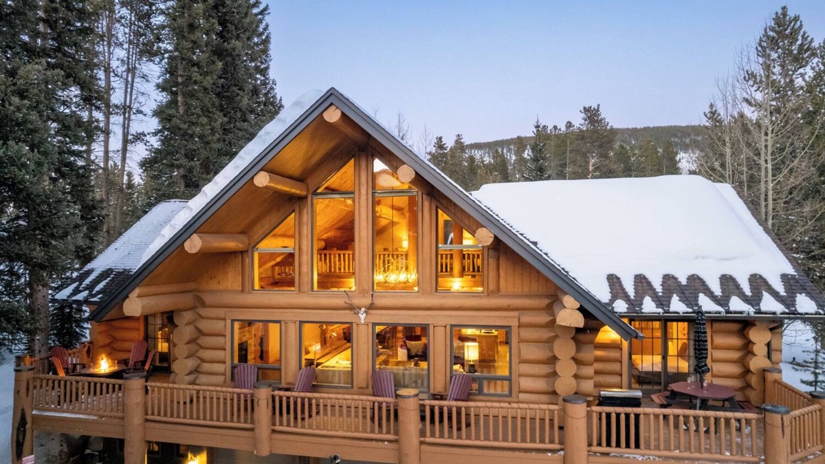 Blue River Ski Chalet | NEW Luminary Log Chalet - Seclusion & Skiing Nearby, Private Hot Tub