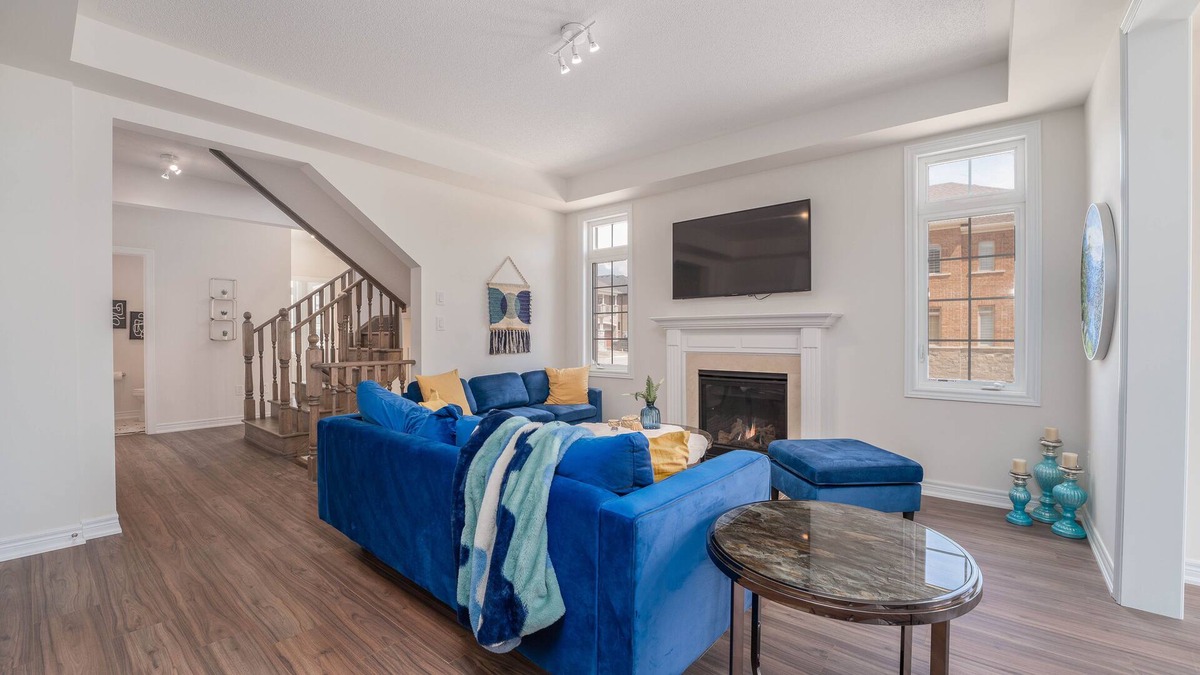 Watertown House | New Lux home! Vibrant Suburban Retreat