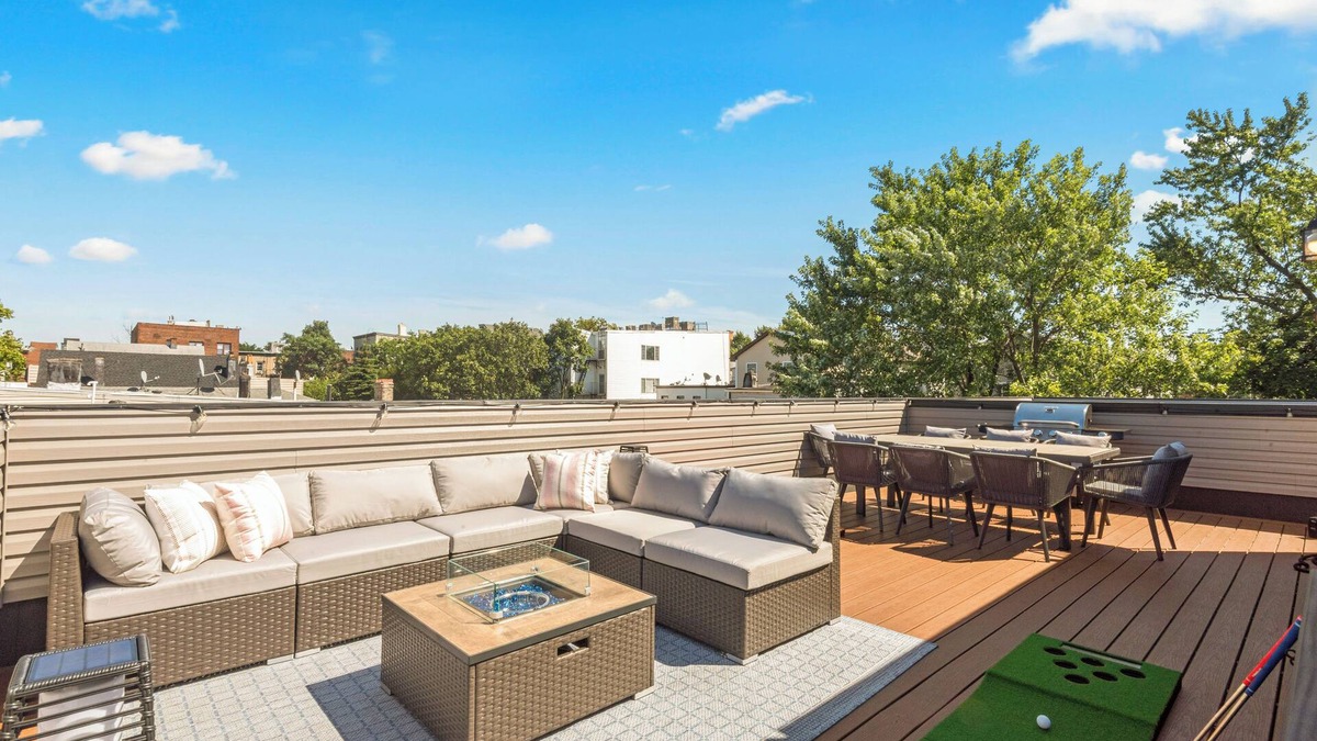 The Heights Condo | New! Lux Home w/Rooftop Oasis I Mins to NYC I Sleeps 9