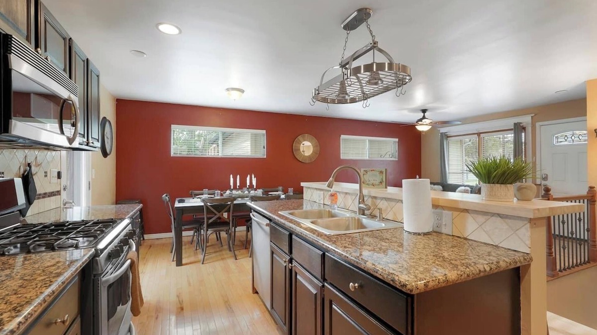 Arvada Plaza Area House | New Lux Jetted Hot Tub Patio & Yard Fast WiFi