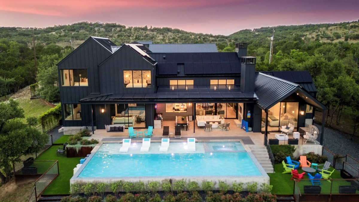 Dripping Springs House | NEW|Luxe Estate|Pond|Pool|Pickleball|Animals|22PPL