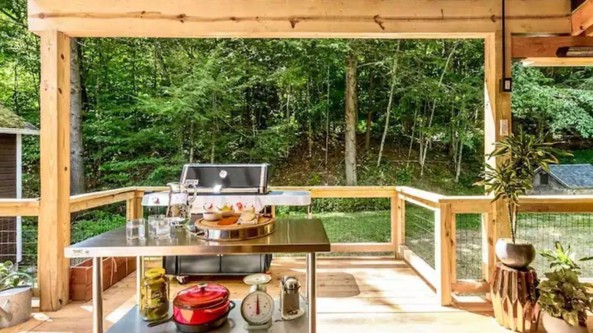 Shandaken House | New “Luxe” High Design “Inn” on Creek Near Skiing