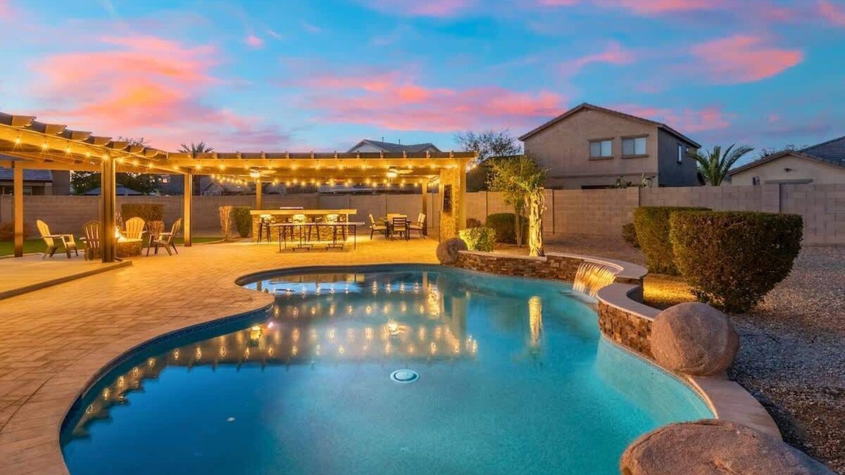 Del Rio Ranch House | *NEW* Luxe Nascar Pool Paradise Fire Pit Ping Pong