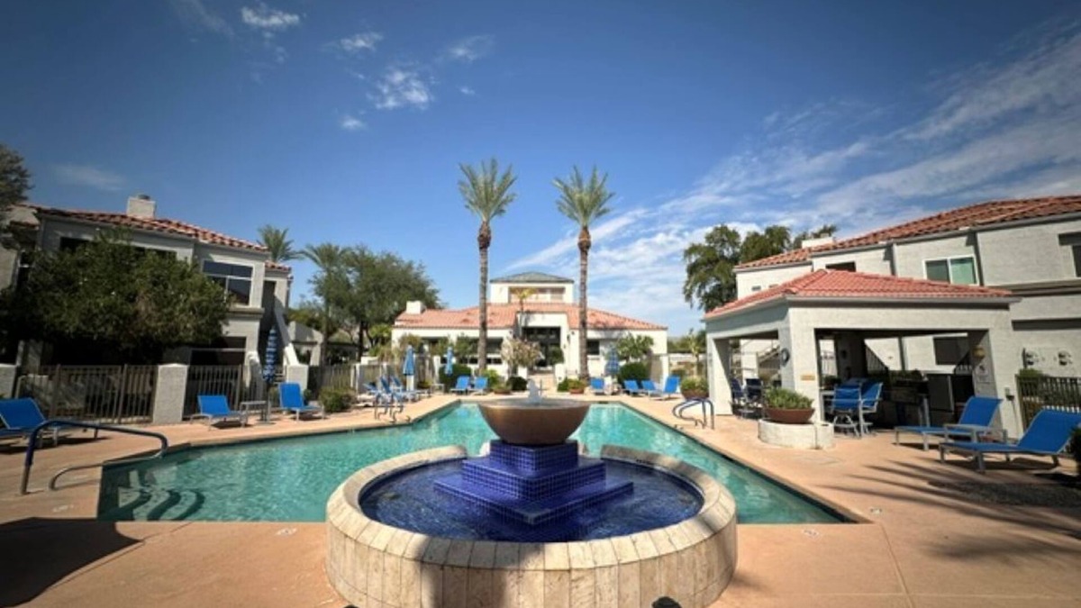 Spanish View Condo | New Luxurious Condo 2BD/2BA w/Pool, Gym, and Suana
