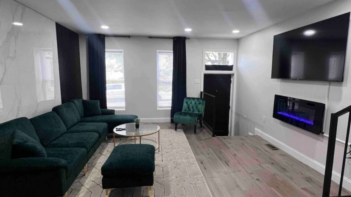 Downtown Baltimore House | New Luxurious Home! 6 minutes from Harbor Skyline View