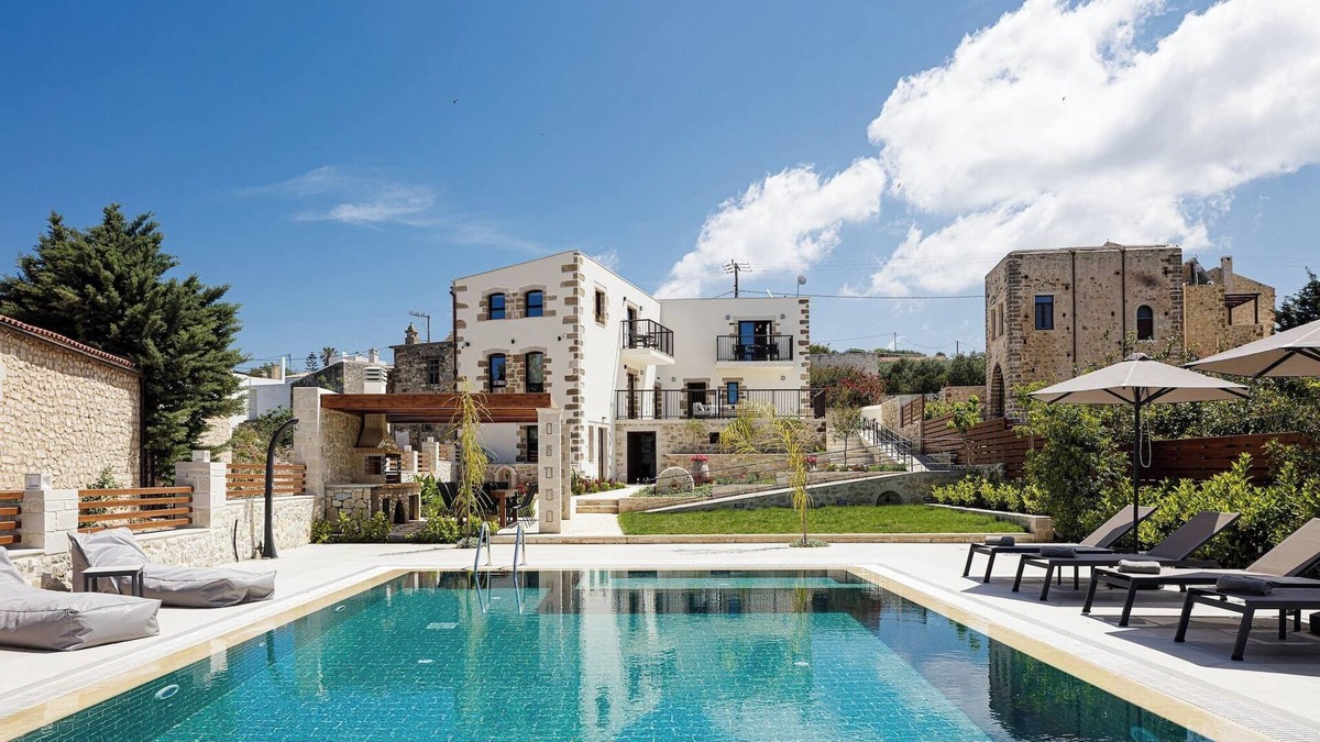 Chamalevri Villa | New luxurious villa with stunning pool,views &bbq!