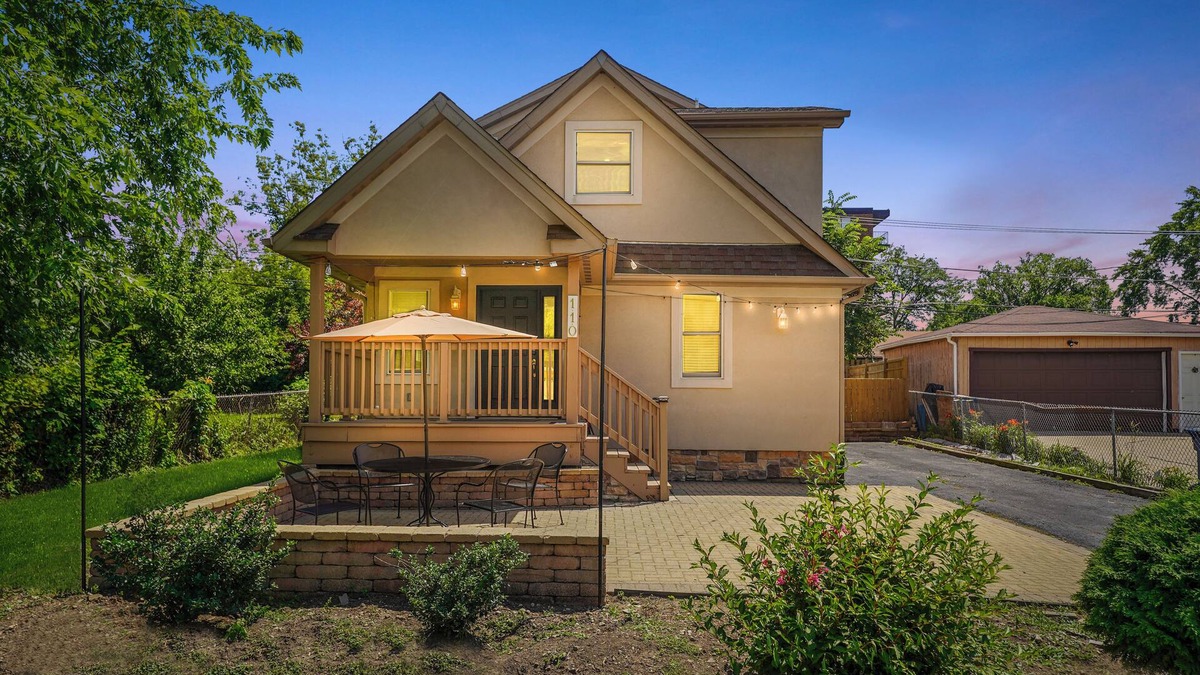 Bensenville House | NEW Luxuriously Detailed 4 Bedroom/2Ba Home Minutes Away From Attractions&Ohare