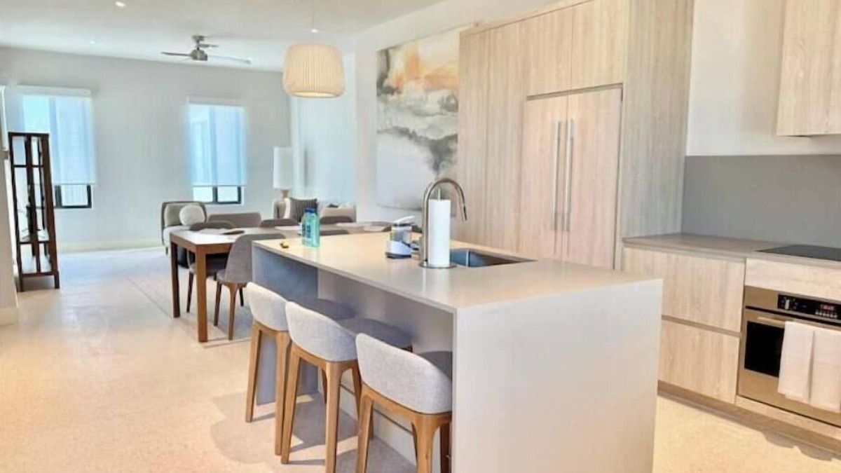 Westwind Apartment | New luxury 1bd - Gated - Pool, Beach and Gym access - Quiet and Relaxing
