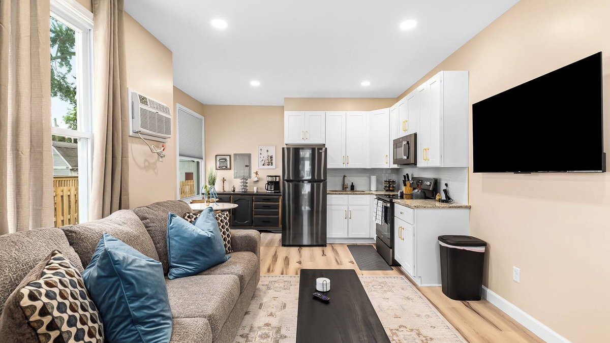 Mount Clemens Apartment | New! Luxury 1BR Flat near Downtown Mount Clemens