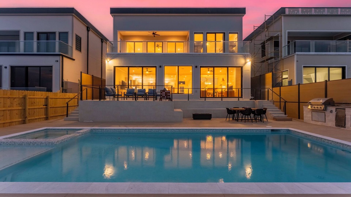 Port Isabel House | NEW LUXURY 4,000 SF Waterfront Home w/Pool , Sleeps 20