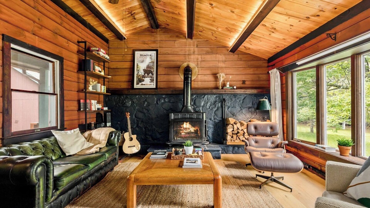 Jewett Cabin | NEW:Luxury 4BR Log Cabin surrounded by trees in Hunter. Near Hiking & Waterfalls
