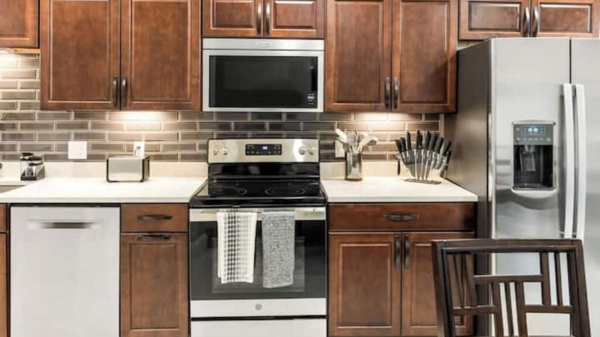 Bloomington Apartment | New! Luxury Apartment! Centrally Located!n
