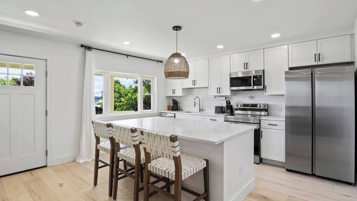 Sodus Point Apartment | NEW Luxury Apartment | Sodus Point | 2 King Beds