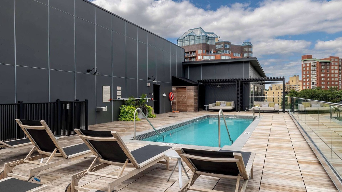 Downtown Apartment | New Luxury Apt Downtown with Pool