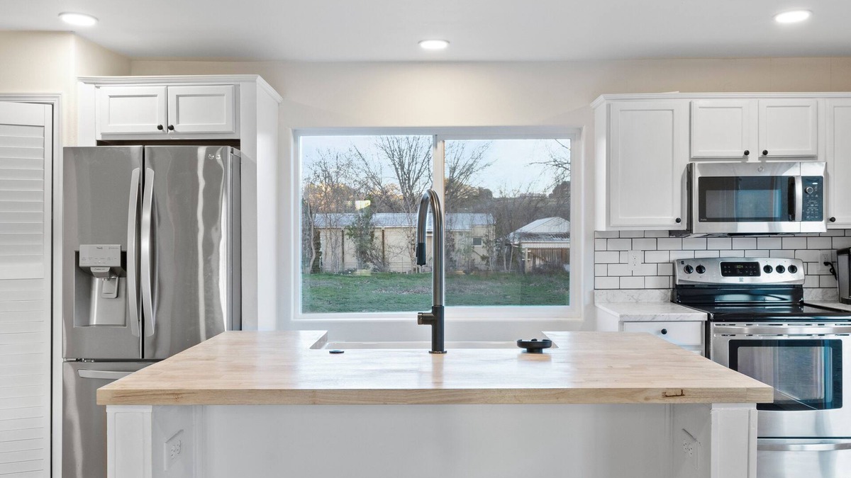 Benton City Other | NEW Luxury Farmhouse Retreat Located in the Heart of Red Mountain AVA!