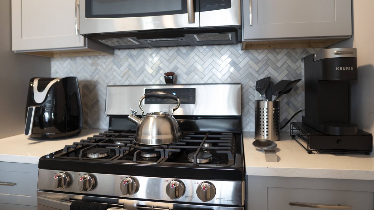 Hackensack River Waterfront Apartment | ** NEW Luxury Hidden Jersey GEM** Your HomeTwo!