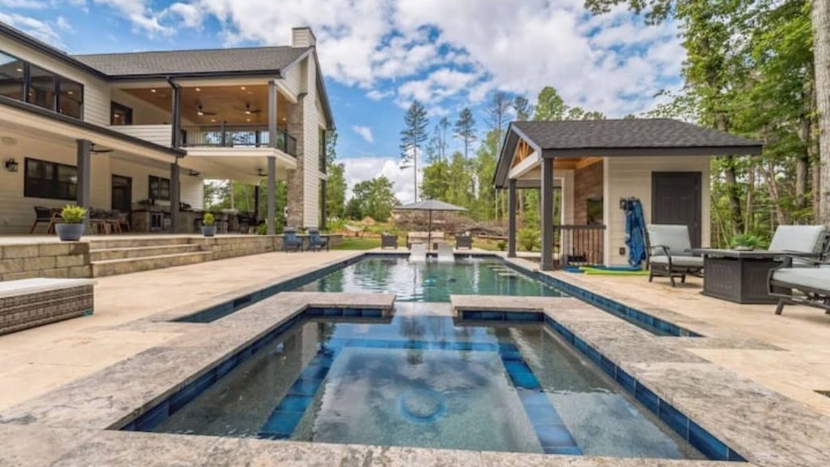 Fair Play House | New Luxury House on Lake Hartwell w/swim up bar