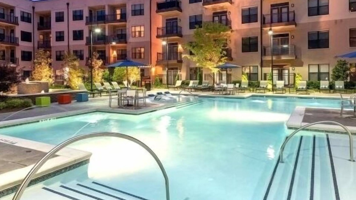 Loring Heights Apartment | NEW Luxury Stay : Coffee Bar, Scenic Views & Pool in the Heart of Atlanta