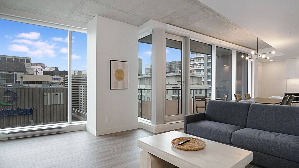 Quartier des Spectacles Apartment | New Luxury Unit in Heart of MTL 902 | Metro access