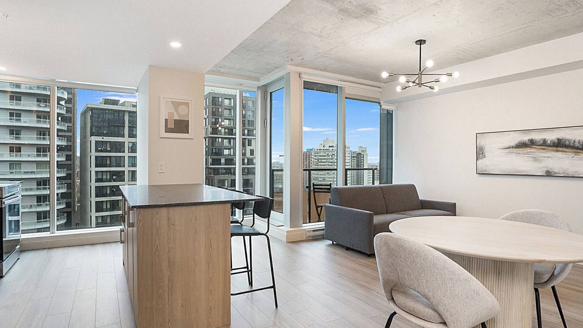Quartier des Spectacles Apartment | New Luxury Unit in Heart of MTL 903 | Metro access