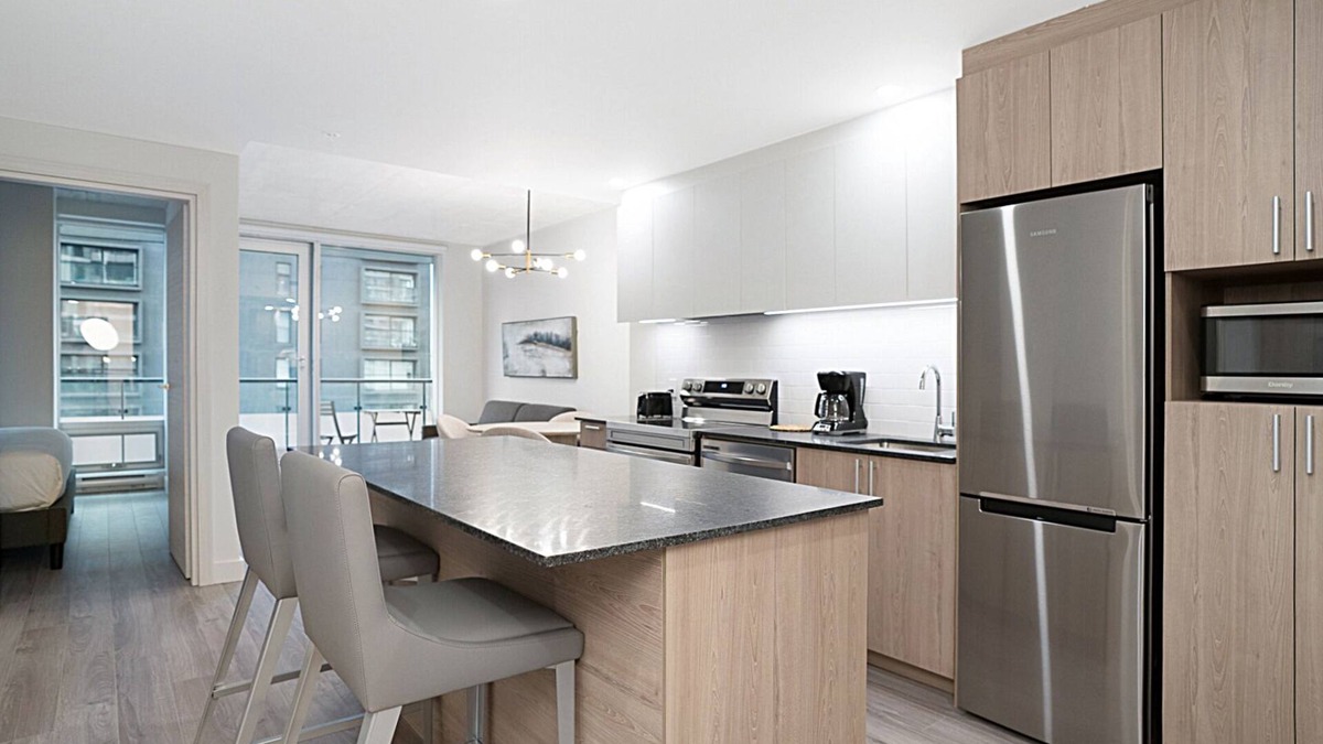 Quartier des Spectacles Apartment | New Luxury Unit in Heart of MTL 913 | Metro access