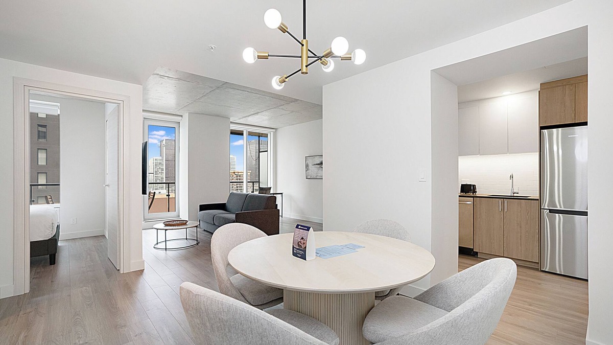 Quartier des Spectacles Apartment | New Luxury Unit in Heart of MTL 801 | Metro access