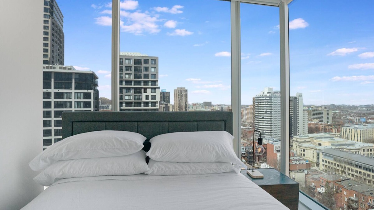 Quartier des Spectacles Apartment | New Luxury Unit in Heart of MTL 808 | Metro access
