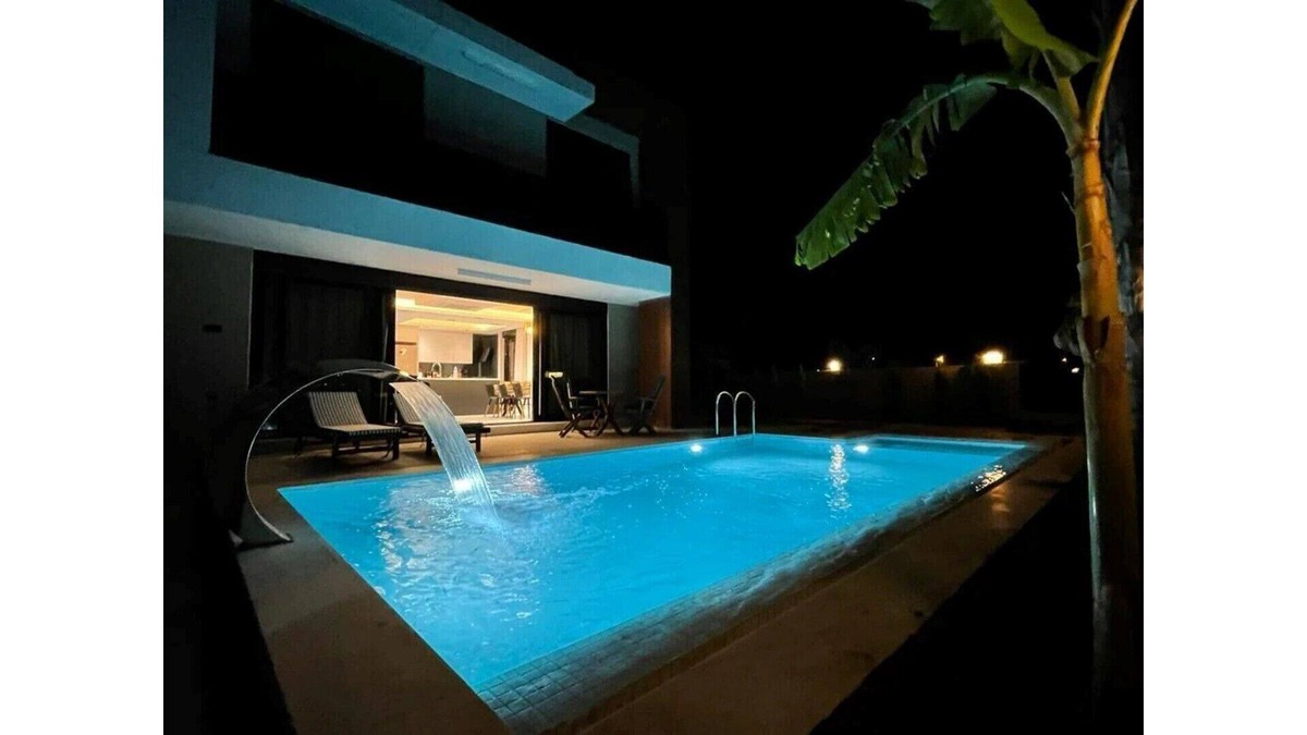 Kaleici House | New luxury Villas with 5 min walk from blue flag seaside.