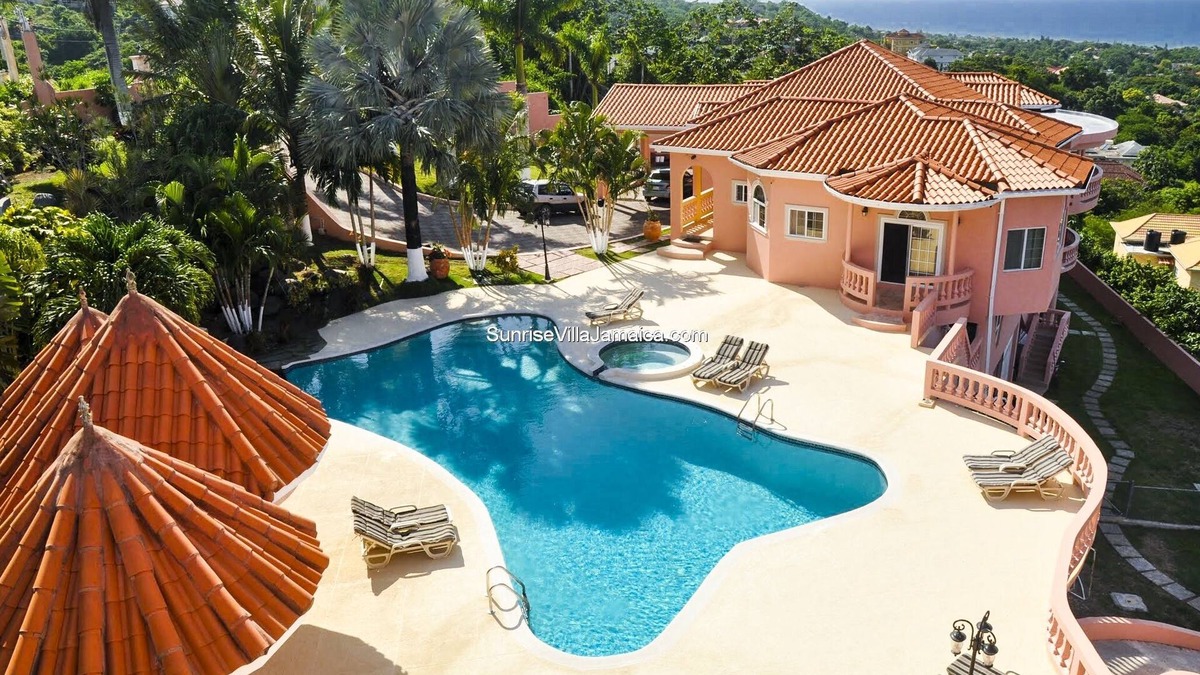 Tower Isle Villa | NEW LUXURY VILLA/AMZING OCEAN VIEW/PRIVT KITCHEN/BATHR/LIVING RM/POOL/JACUZZI