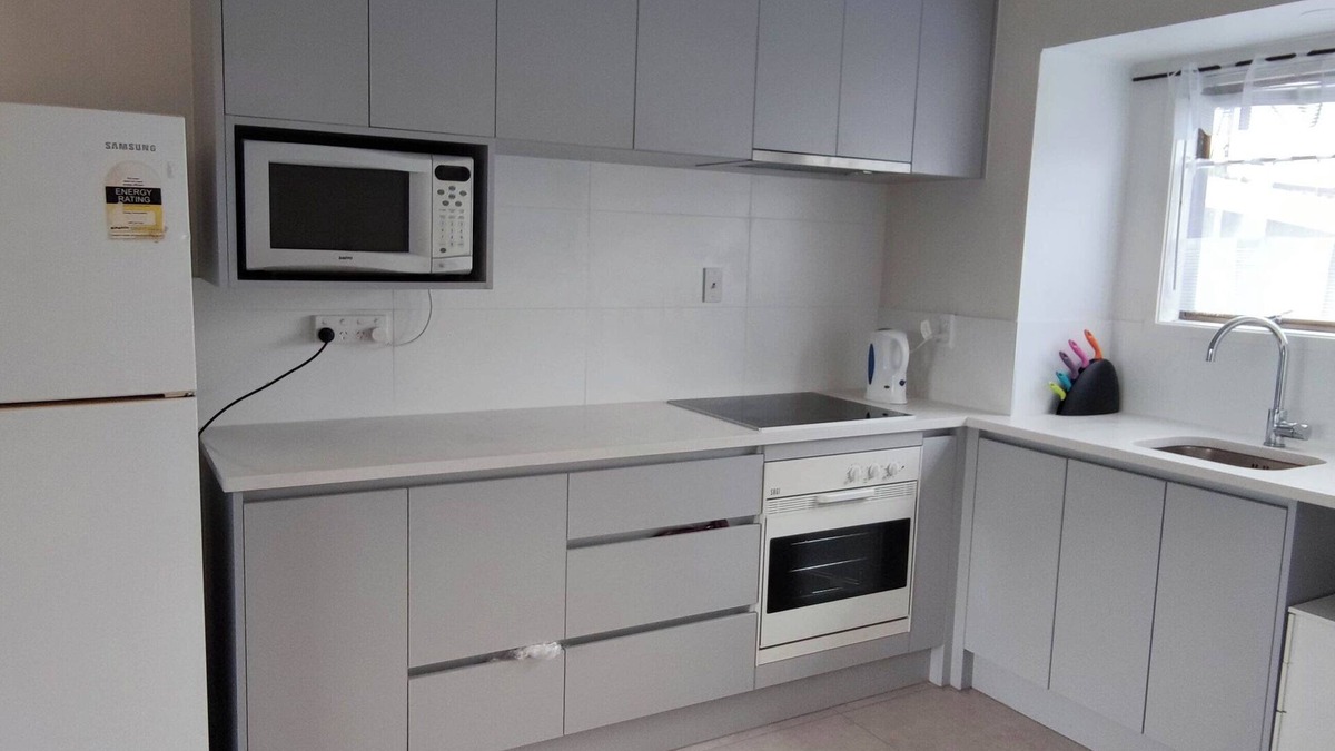 Auckland Apartment | New Lynn 10 mins to Trains and Buses