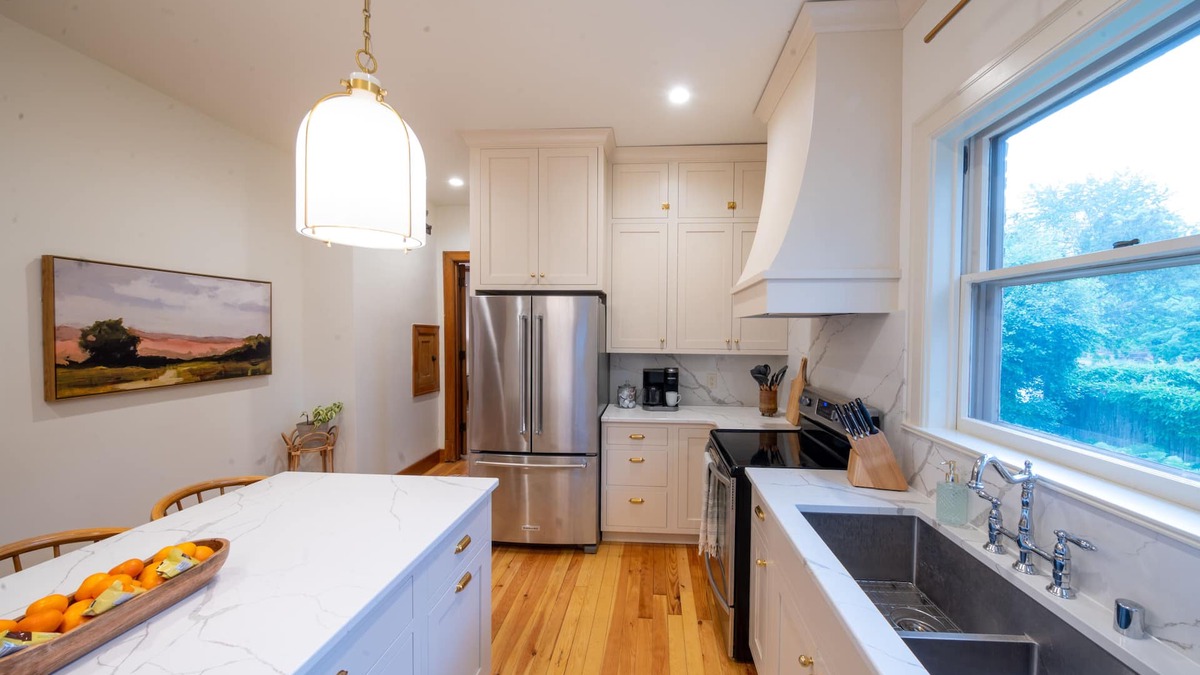 La Crosse House | NEW! Manor on Main- Celebrations, Reunions, Events