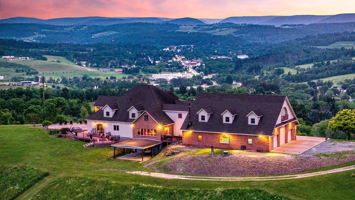 Wellsboro House | New Mansion Sleeps 26 w/Theatre, Hot Tub, Game Rm, Pond, Secluded