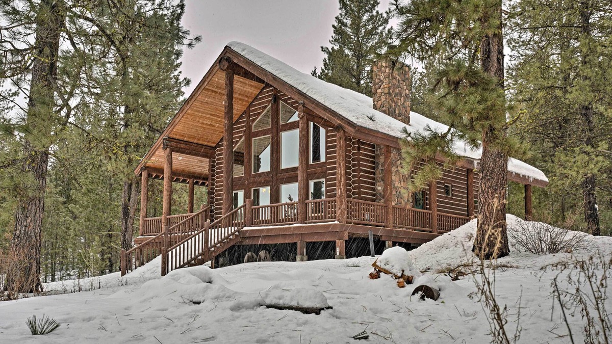 New Meadows Cabin | New Meadows Log Cabin on 9 Acres - Near Brundage!