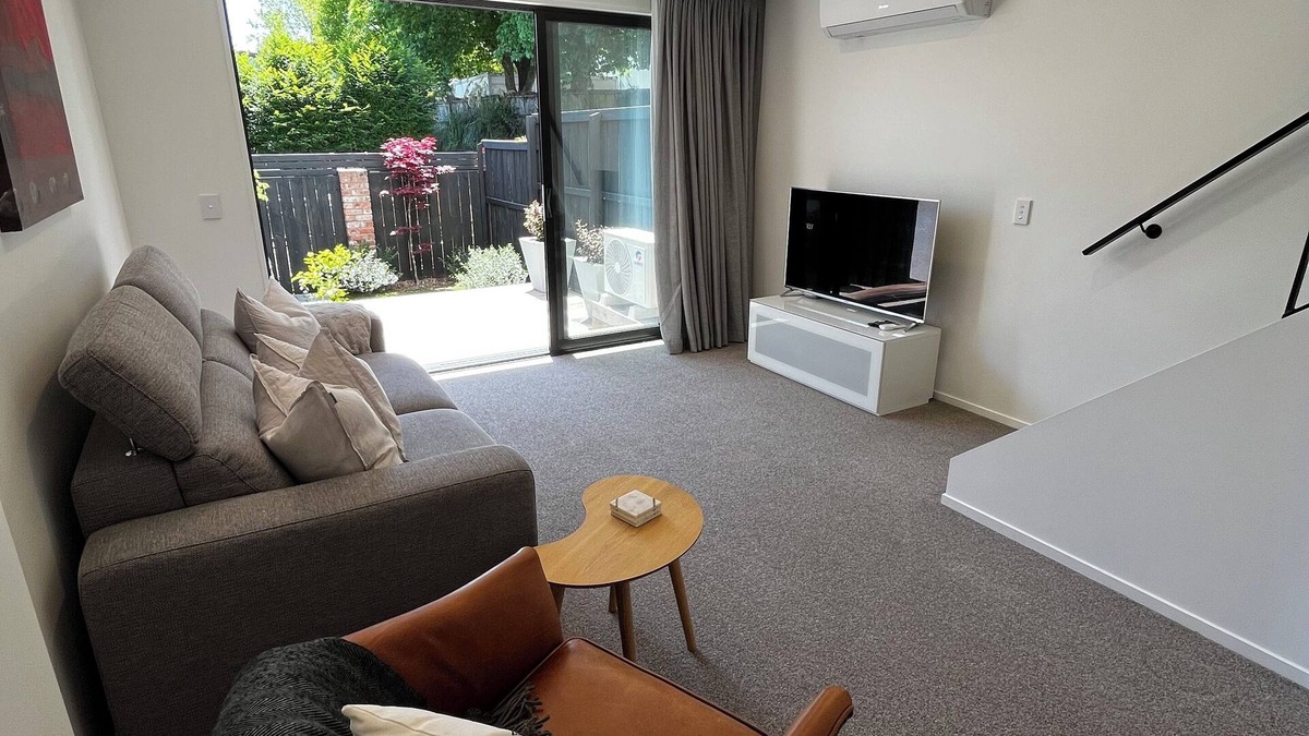 Merivale House | New Merivale townhouse, centrally located by Hagley Park and City.