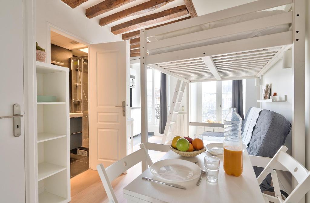 Quartier de la Porte-Saint-Denis Apartment | NEW Mezzanine Studio in the Heart of Paris (4F)